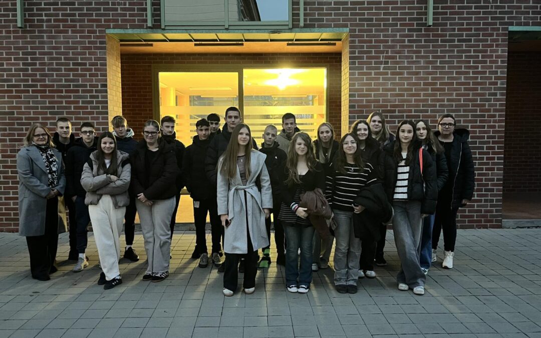 Učenici 8. razreda na projekciji filma “260 dana”