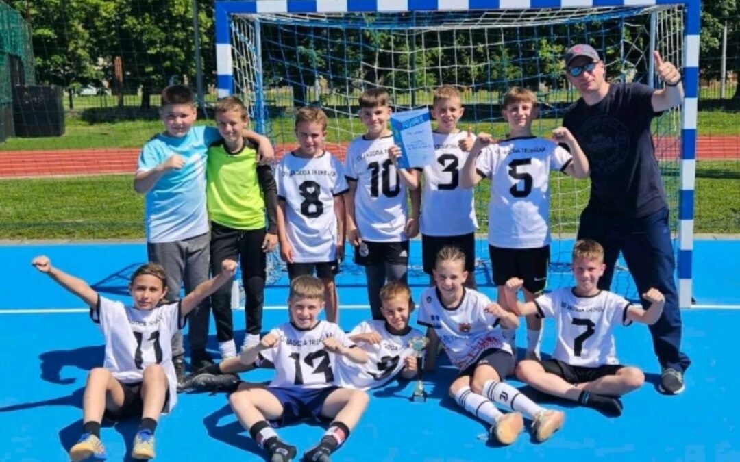 Prvaci smo Osijeka u futsalu za učenike do 4.razreda!